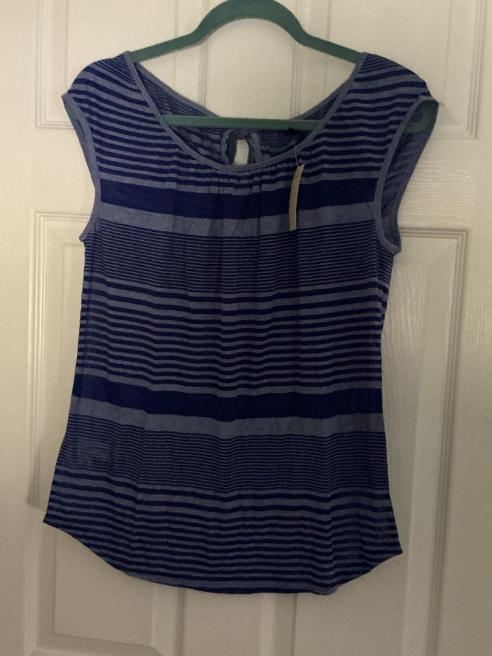 Ann Taylor lightweight sleeveless top